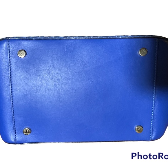 Escada in excellent condition. Used only few times. - Picture 9 of 16